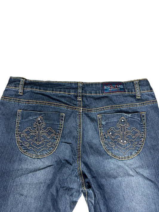 Miss Me Bootcut Jeans – Medium Wash, Fleur Embroidered Pockets